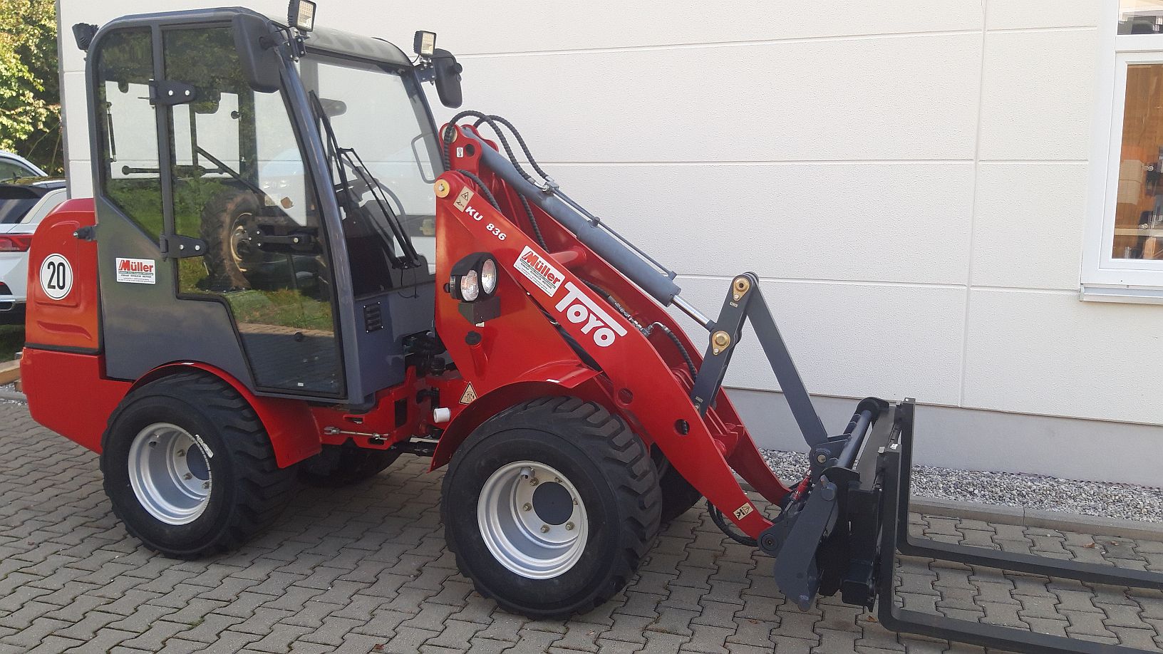 Toyo Lader 836-Cab Hoflader mit Kabine 